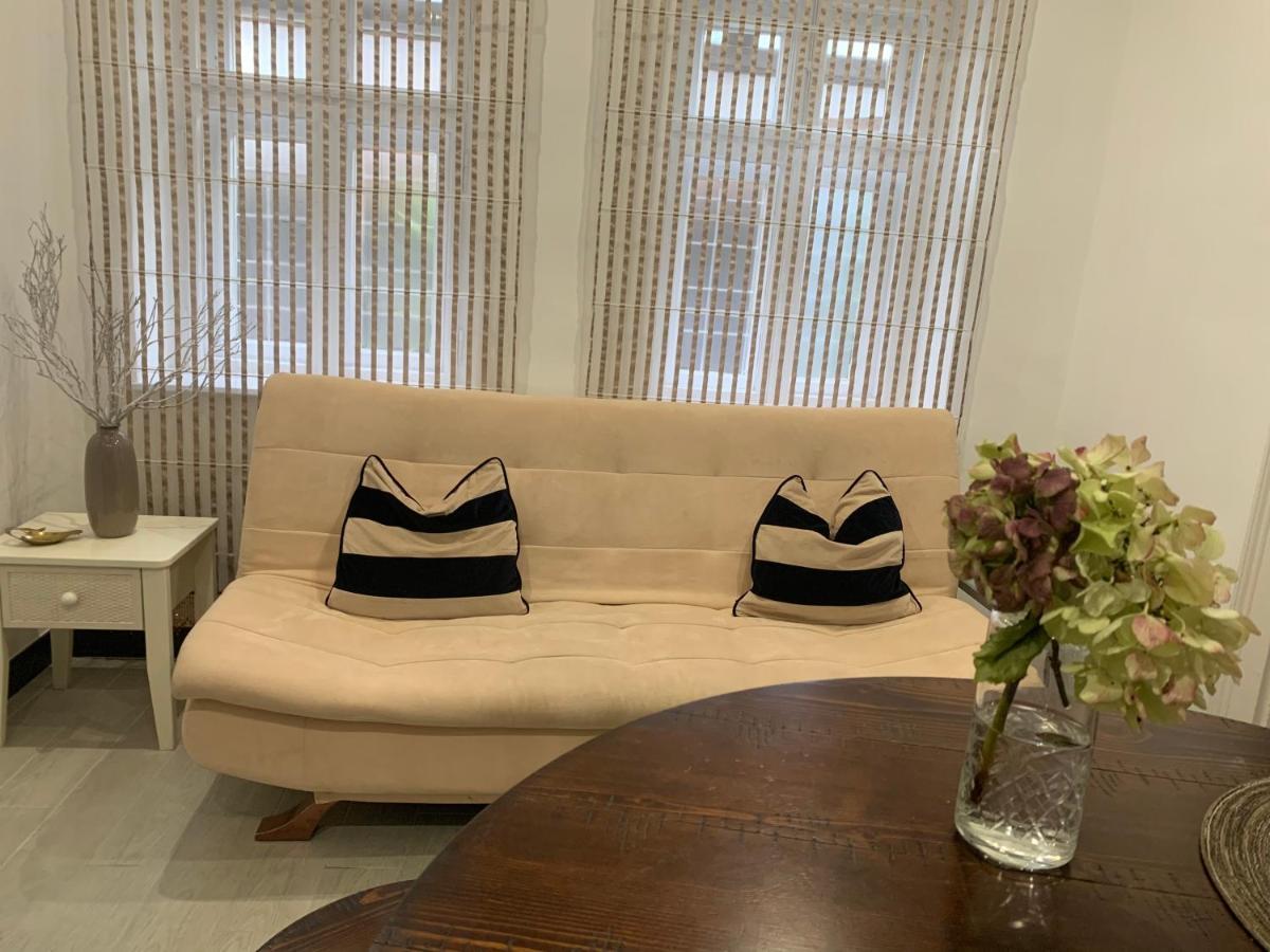 Dimora Apartman เดเบรตเซน ภายนอก รูปภาพ