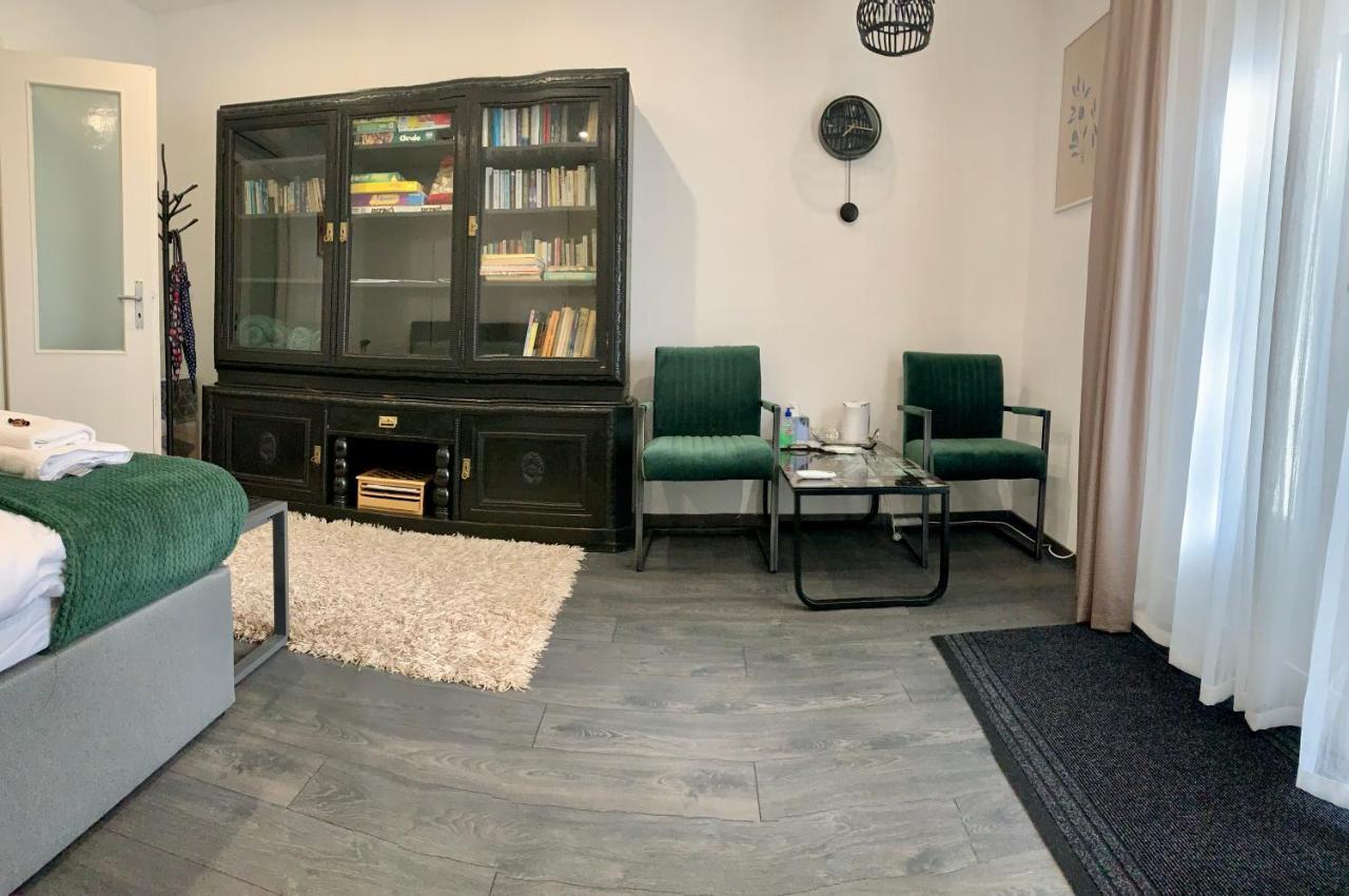 Dimora Apartman เดเบรตเซน ภายนอก รูปภาพ